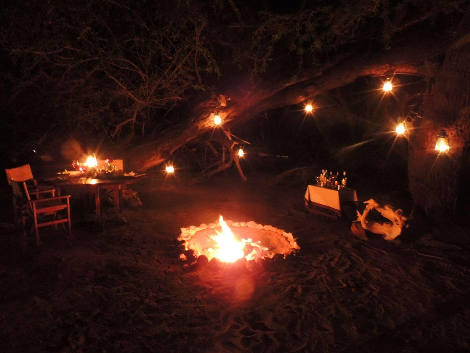 Hotel Loyk Tsavo Camp Exterior foto