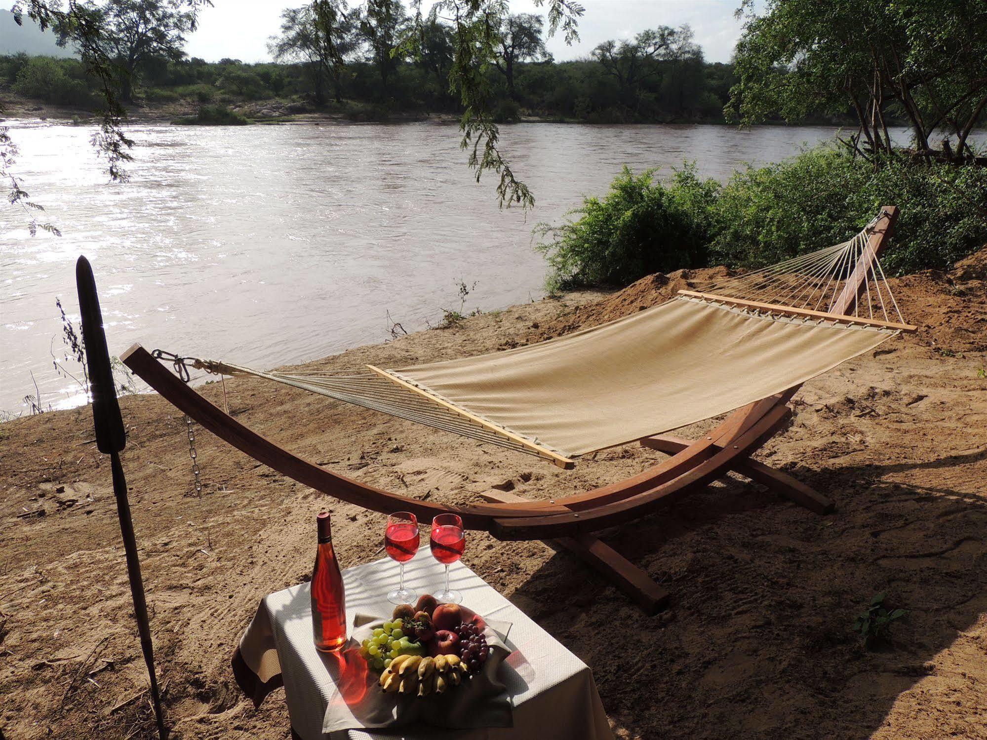Hotel Loyk Tsavo Camp Exterior foto
