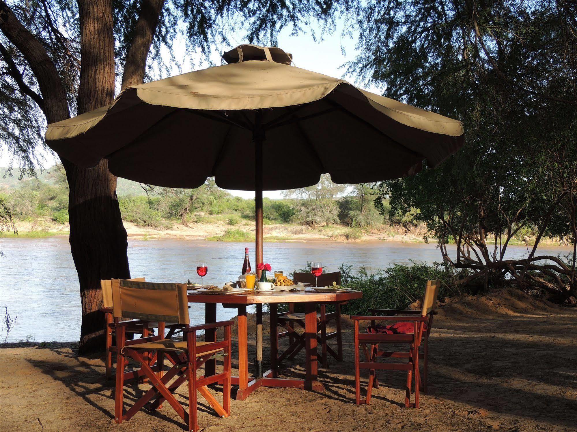 Hotel Loyk Tsavo Camp Exterior foto